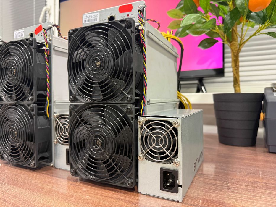 В наявності - Асіки Antminer Z15 425 k/Sol. Майнер, Antminer