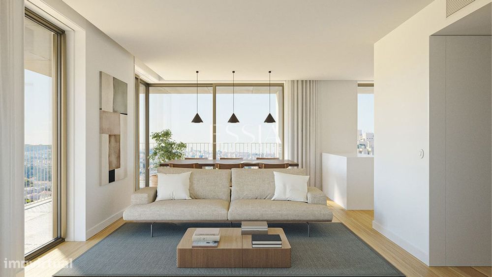 Apartamento T2+1 com Varanda no Fernão Magalhães 127