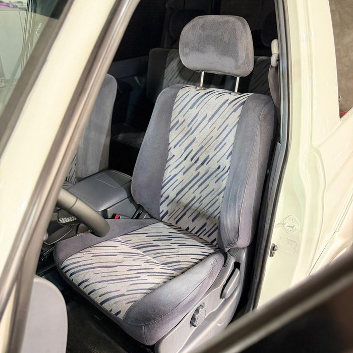 Toyota Land Cruiser KZJ 90