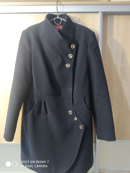 Шикарне кашемірове пальто в ідеальному стані.