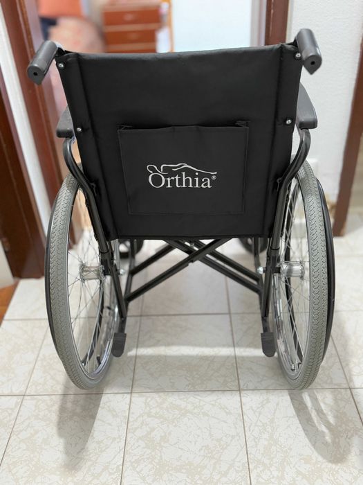 Cadeira de rodas como nova