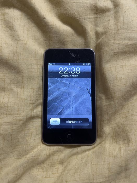 продам iPod touch 2g