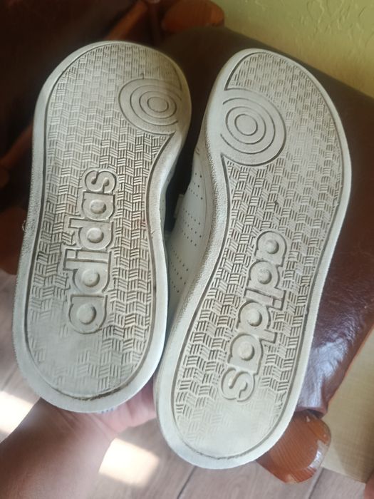 Кросівки adidas, розмір 35