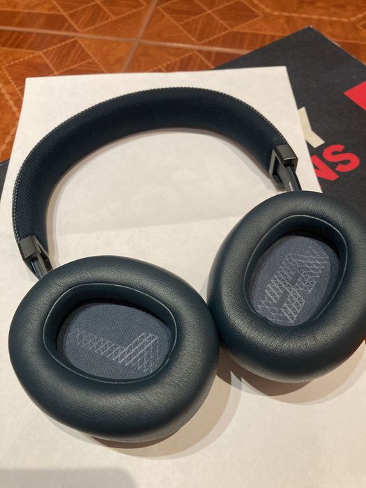 Sluchawki bezprzewodowe JBL LIVE650 BTNC