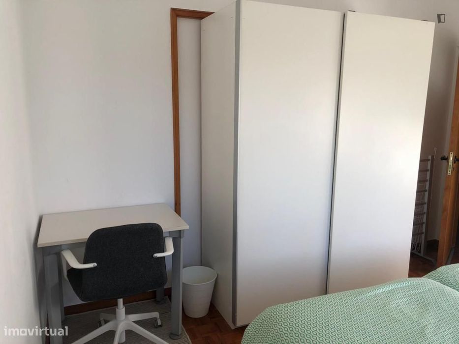 Quarto - localizado em Arroios Lisbon