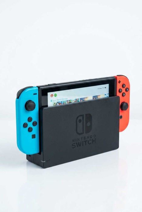 Nintendo Switch Neon — Recondicionada, Estado Impecável | Joy-Con Azul + Vermelho | Garantia