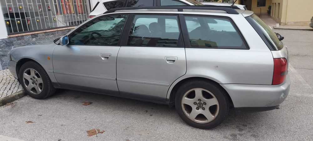Audi A4 Avant 1.9 TDI • Manutenção em dia • Pneus novos • Sem avarias