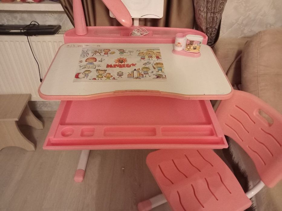 Парта шкільна для дівчинки