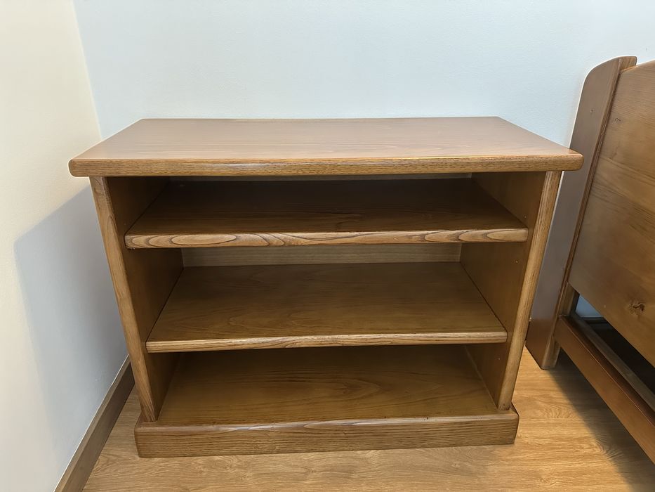 Cama de solteiro e armario em carvalho maciço