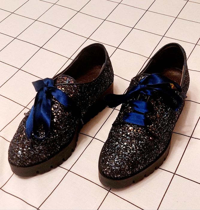 Sapato preto brilhante marca TROPPA