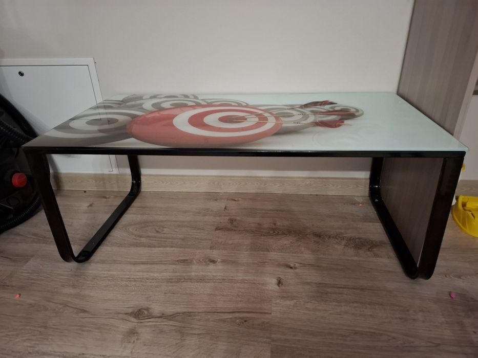 Stolik ze szklanym blatem