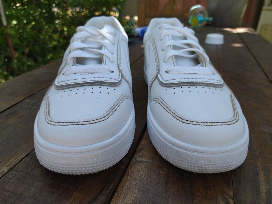 Білі кросівки/кеди (белые кроссовки/кеды)