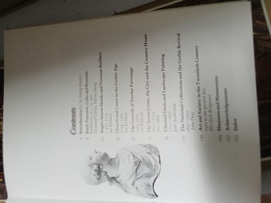 Publicações em língua inglesa 
"Art Treasure in..."