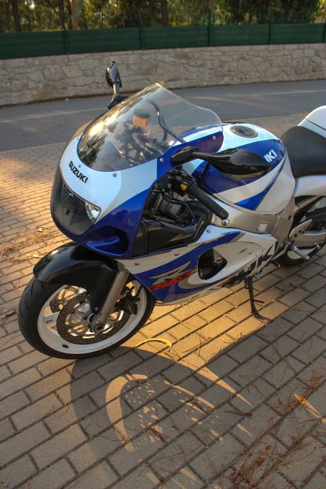 SUZUKI GSXR 600 SRAD ( 25kw de livrete )