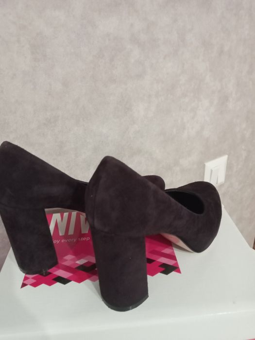 Натуральні замшеві туфлі Nivelle