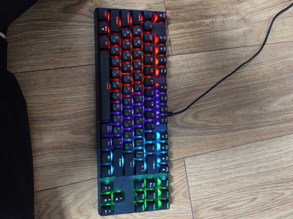 Продам клавіатуру  механічну 85⁰