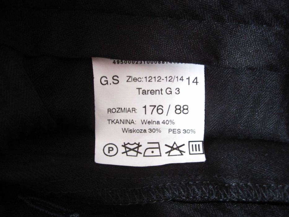 Młodzieżowy Garnitur firmy Recman granatowy