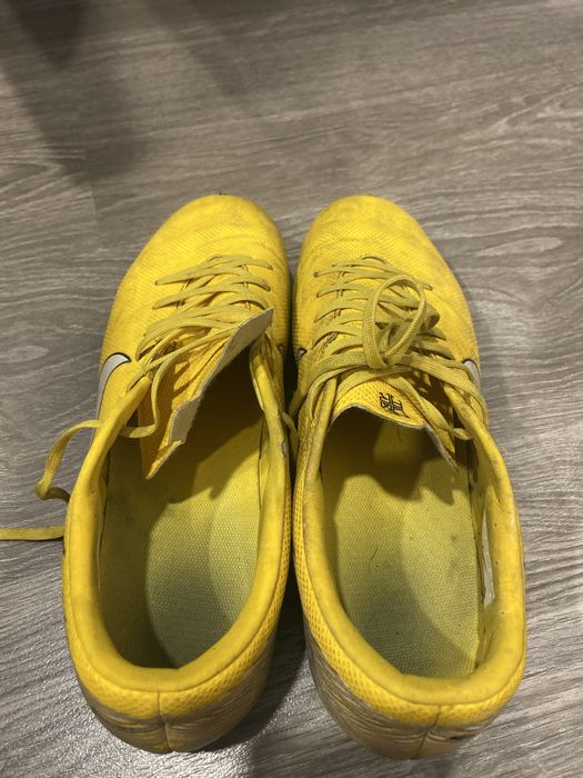 chuteira amarela da nike tamanho 42,5