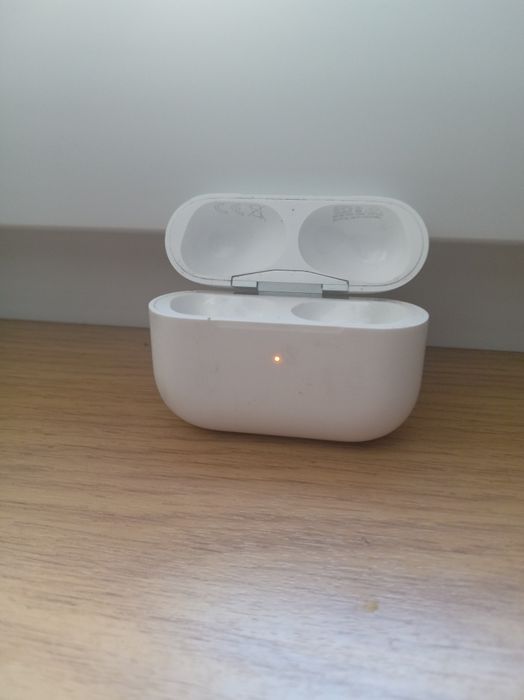 Etui ładujące od air pods pro