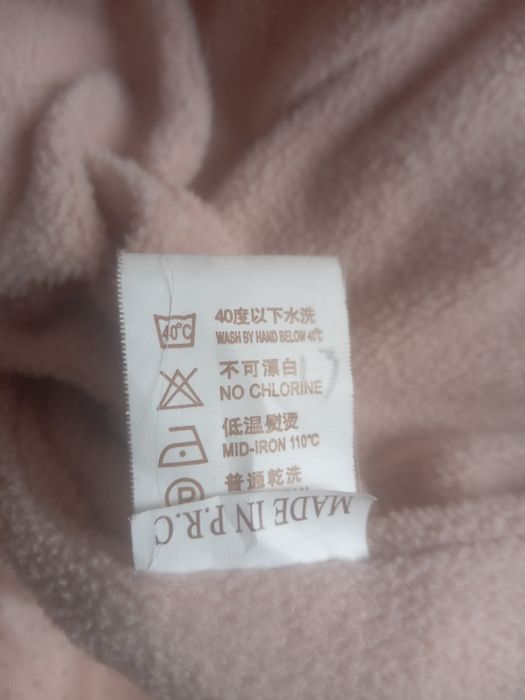 Пальто на девочку отдам