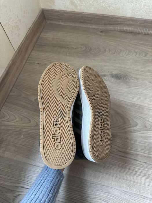 Чоловічі зимові кеди Adidas кольору хакі. 41 розмір