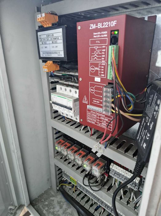 Фрезерний станок по металу FDB DM45LV