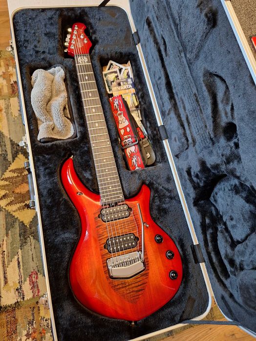 MUSIC MAN Majesty 7 Red Sunrise 7弦 MUSIC MAN Majesty 7 Red Sunrise 7弦 MUSIC MAN Majesty 7 Red