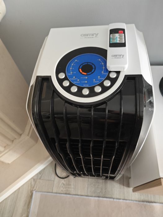 climatizador portátil Camry CR 7920, um aparelho 4 em 1 que funciona como arrefecedor, purificador, humidificador e ionizador de ar.