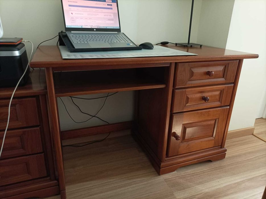 Secretária e Cadeira de Escritório