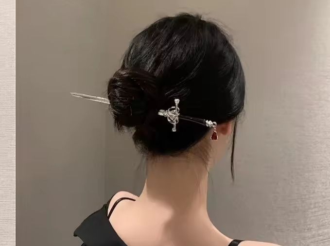 Заколка (шпилька) меч для волосся