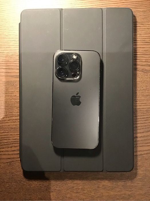 Iphone 14pro com seguro e garantia.