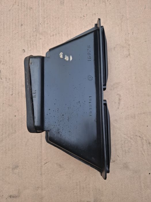 Kierownica nawiewu nawiewu szyby Fiat 126p Maluch