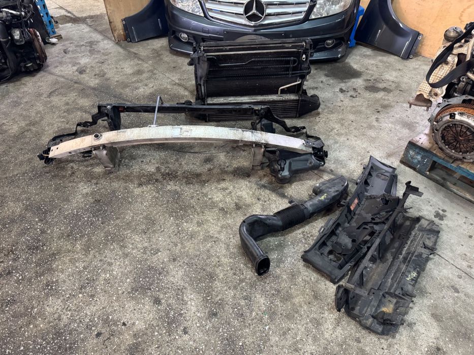 Frente completa Mercedes W204 C200 C220 ANO 2009 com sensores