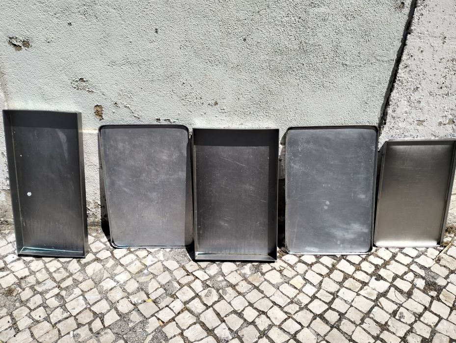 5 Tabuleiros de inox