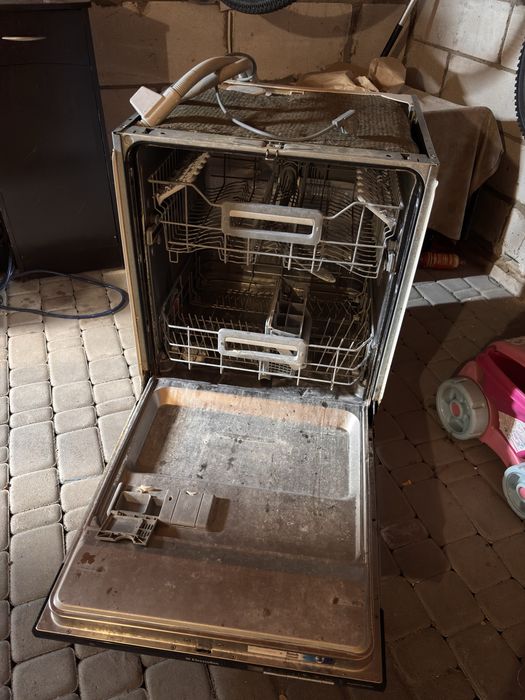 Посудомийна машина ELECTROLUX ESL 67010