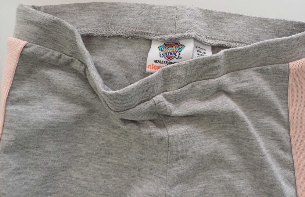 Conjunto leggings + camisola Paw Patrol tamanho 4/5 anos