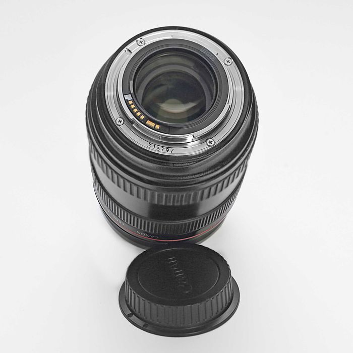 Lente Canon EF 24-70mm f/2.8 L USM com Parasol em excelente estado