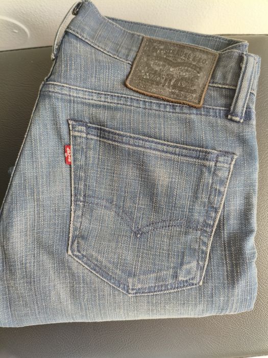 Calças Levis modelo 527