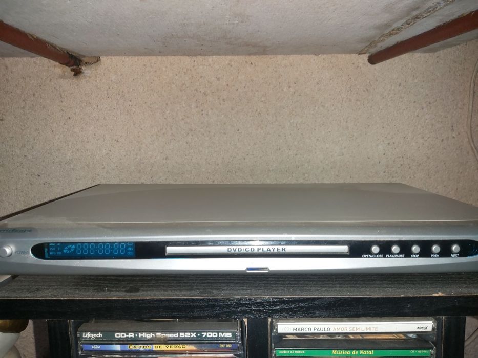 2 TVs, 1 sound system, and 1 DVD player64739336220673122