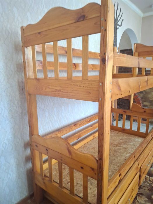 Двохповерхове ліжко