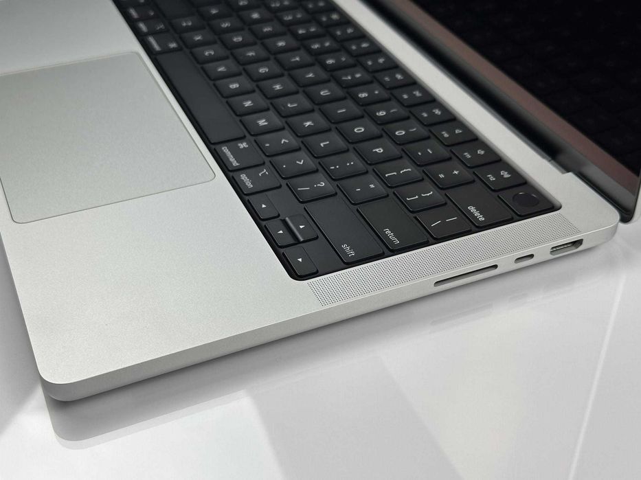LAPTOP APPLE MacBook Pro M1/ 16/ SSD 500/ 14,2" Retina/ PL LIGHT/ dowóz gratis