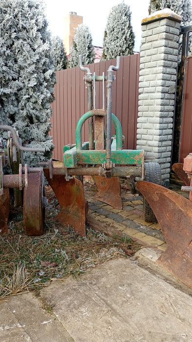 Продам плуги 2по30 3по30-2по30-4по30-4по25-5по25-2по25-3по25