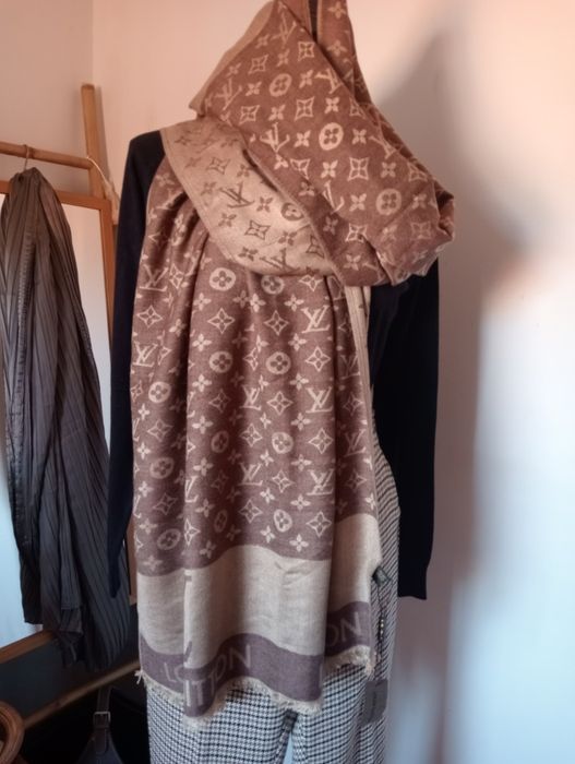 Echarp nova com etiqueta _- Clássico