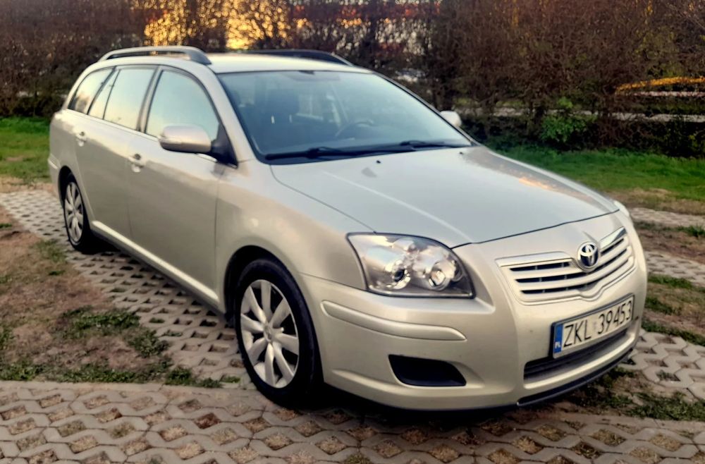 Toyota Avensis 1.8 benzyn+lpg na gwarancji, polift, bezwypadkowa, bez rdzy tempomat