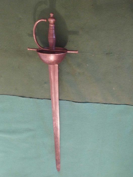 Espada de  “Taza” ou “Copo” em português,  de cavalaria, possivelmente ibérica, primeira metade do século XVII.