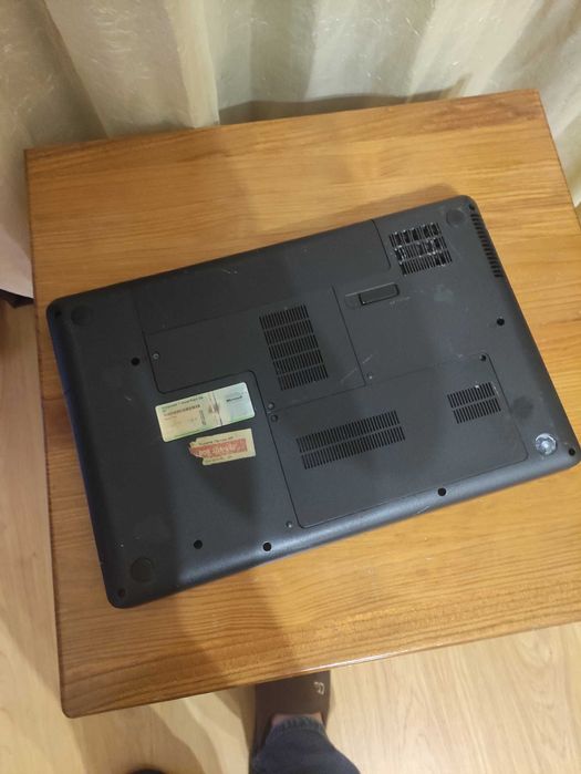 Portátil HP G64 Avariado liga mas não dá nada sem carregador