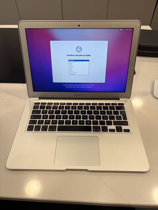 MacBook Air 13" (2017) – Bateria a 94% – Excelente estado + Magic Mouse + capa Tucano