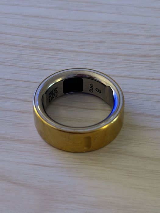 Oura Ring 4 Gold Tamanho 8