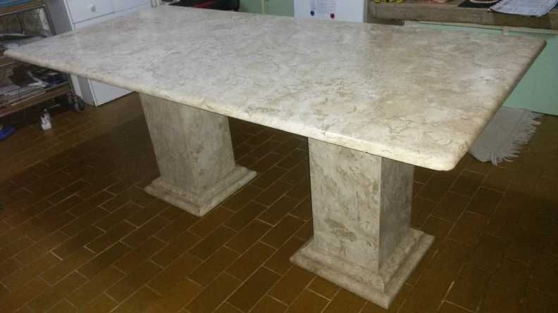 Mesa de Mármore Brasileiro