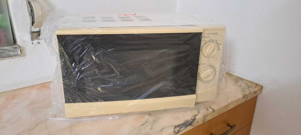 SÓ 15 EUROS - Microondas Confortec